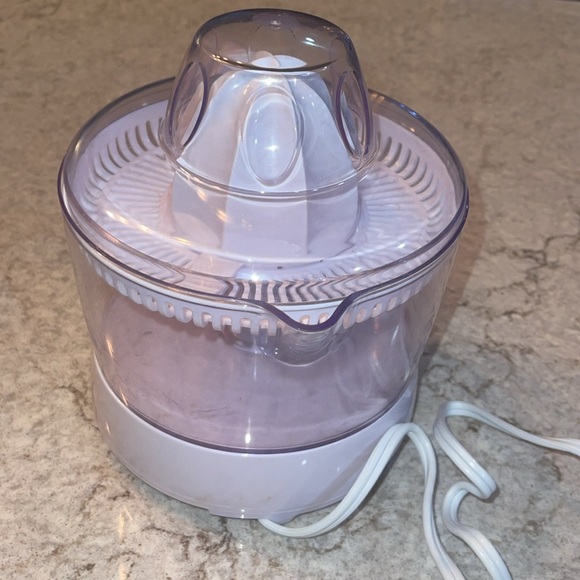 Black and Decker Handy Juicer HJ30 Electric Citrus Juicer Automatic works well - Picture 4 of 10